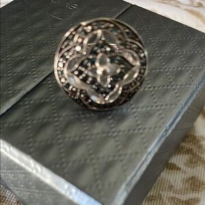 Elegant Silver Ring with Intricate Design